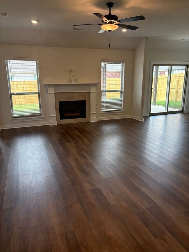 Photo - BEAUTIFUL HOME IN GREAT LOCATION!