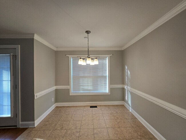 Photo - 641 Orchard Falls Dr