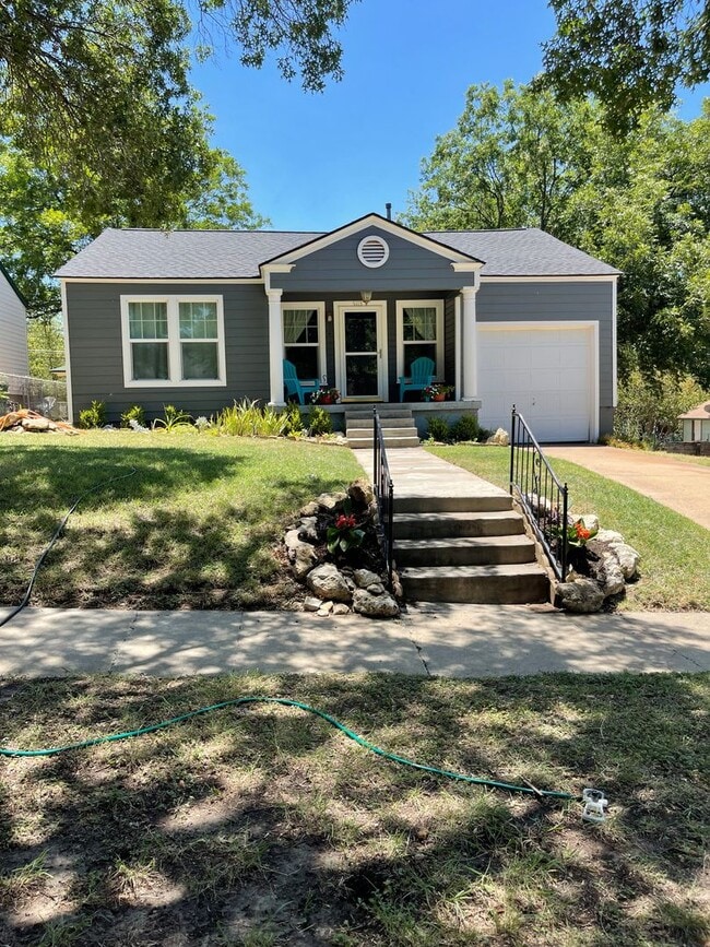 Photo - Move in Special $800.00 off First Full Ren...