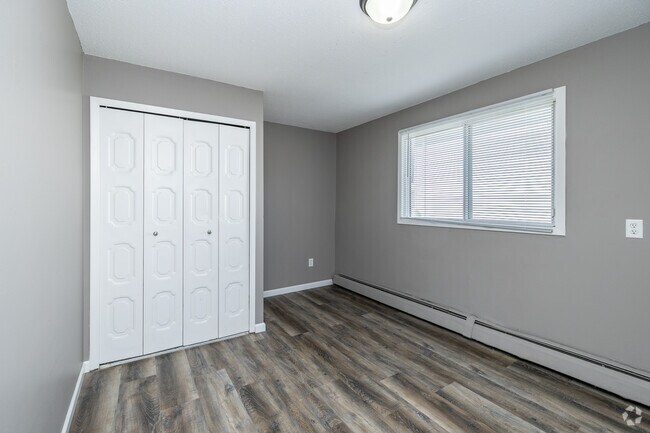 2BR, 1BA - 860SF - Second Bedroom