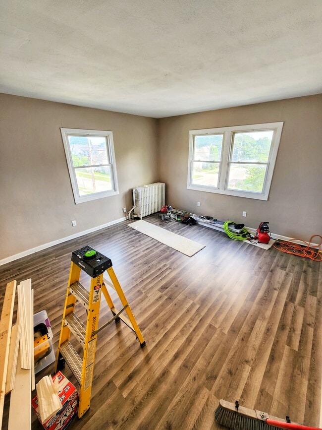 living / Family Room - 2002 61st St Casa Unidad Upper