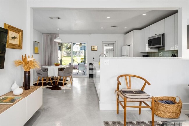 Photo - 4620 Englewood Dr