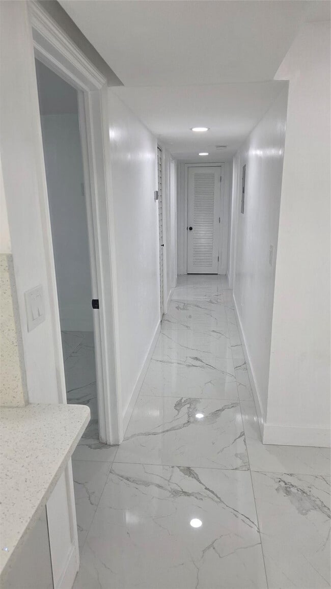 Photo - 5332 NW 18th St Unit 1-O