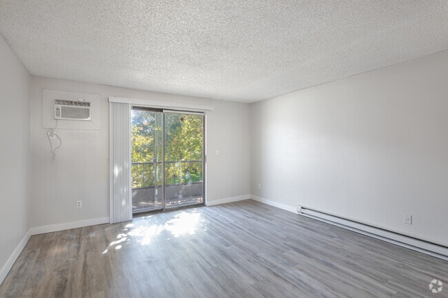 2BR, 1BA - 844SF