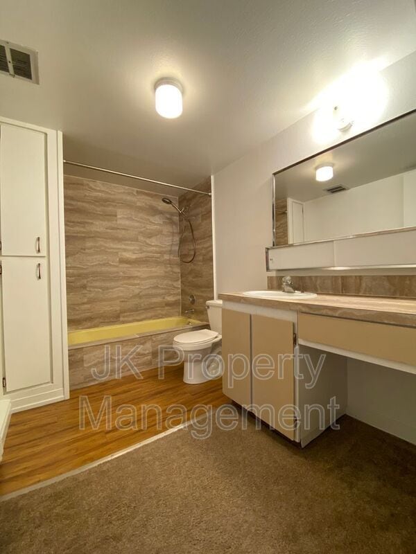 Photo - 1401-142B 2b St S