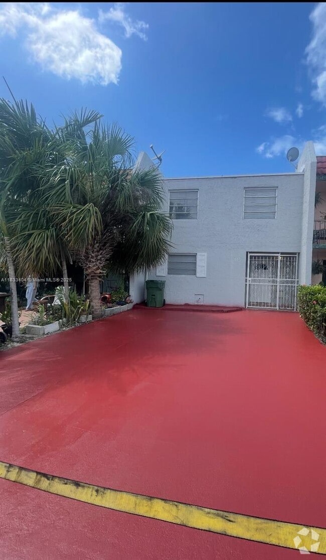 Building Photo - 921 W 80th Pl Rental