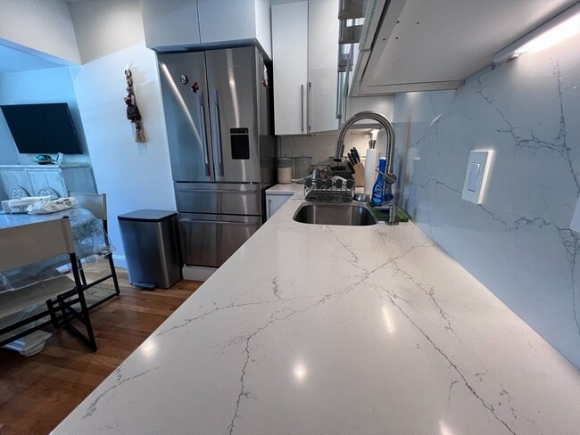 Photo - 98 E Border Rd