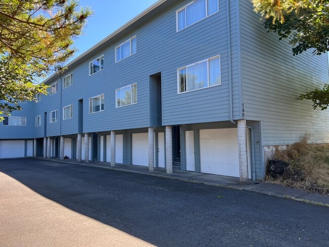 Building Photo - 1041/A/ Unit 1041/A/G