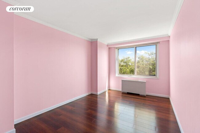 Photo - 3333 Henry Hudson Pkwy W