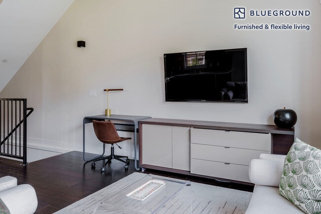 Photo - 1225 Floribunda Ave Unidad FL0-ID1688