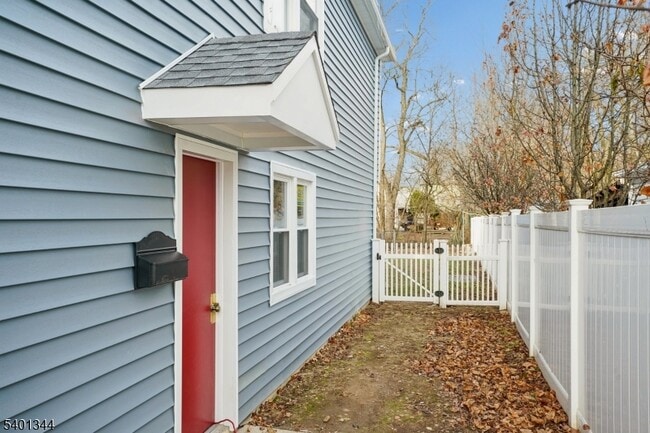 Photo - 11 Washington Ave Unit 2