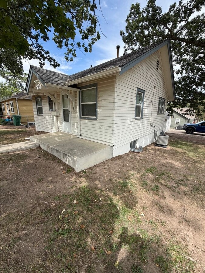 Photo - 2044 10th Ave