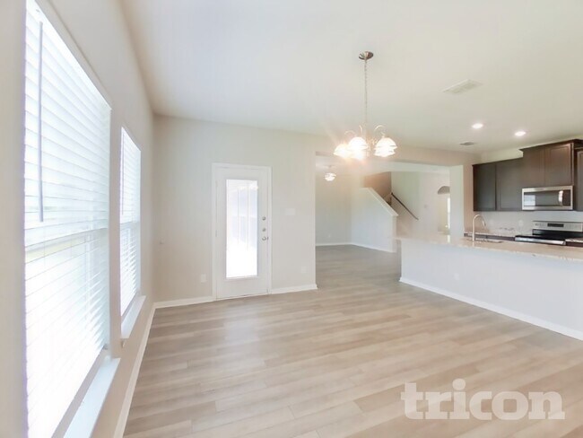 6432 AJ Ln