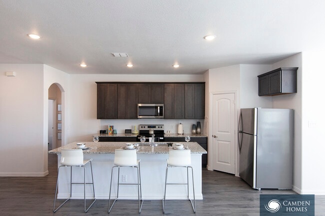 Photo - 262 Creighton Ave