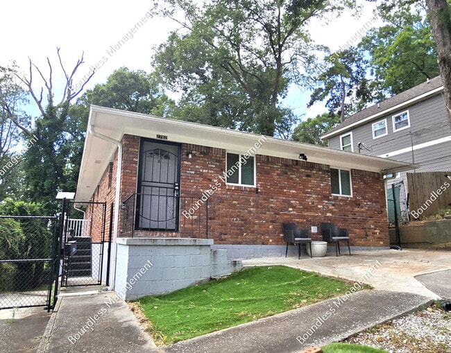 Building Photo - 2762 Palm Dr Unit A