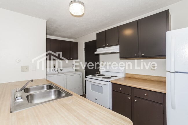 Photo - 7665 Pomeranian Dr