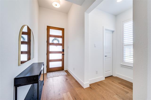 Photo - 8433 Colburn