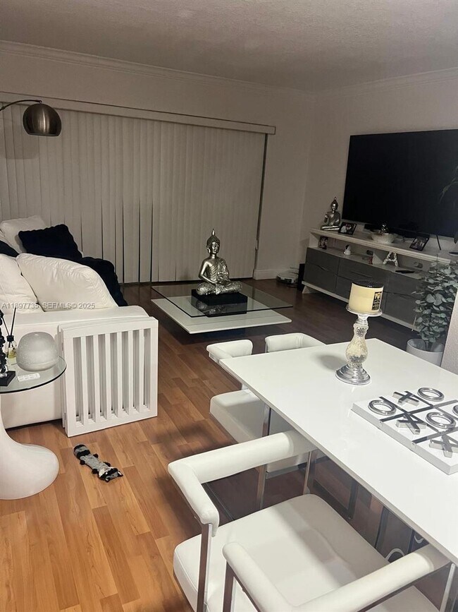 Photo - 230 NW 87th Ave Unidad I221