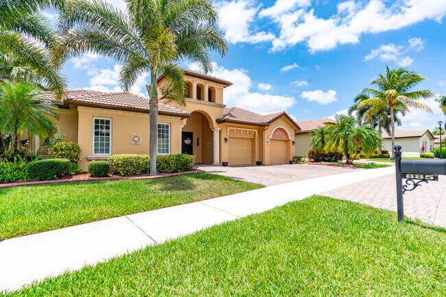 Photo - 885 SW Grand Reserves Blvd