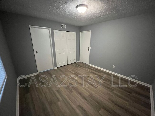 Photo - 371 Redmar Blvd