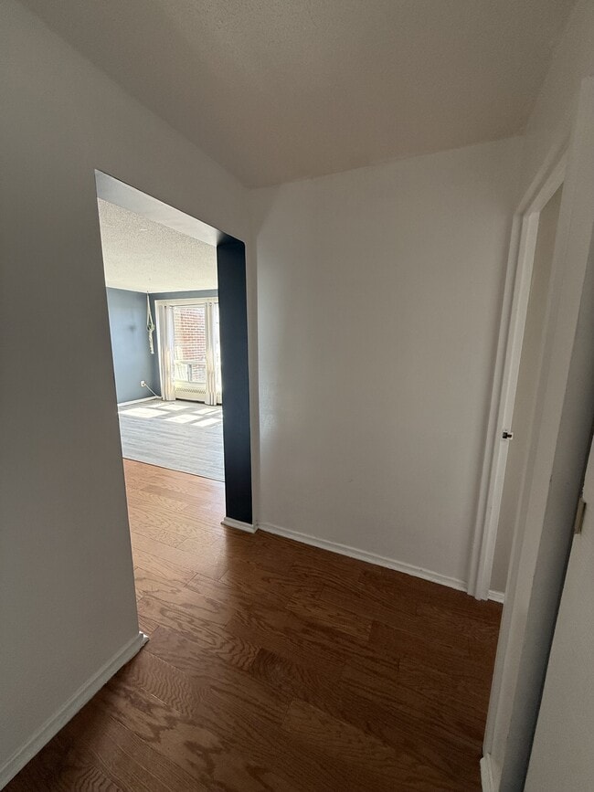 Photo - 20 Chesterton Dr