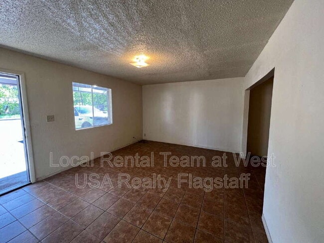 Photo - 117 E Ellery Ave Unit Apt 2