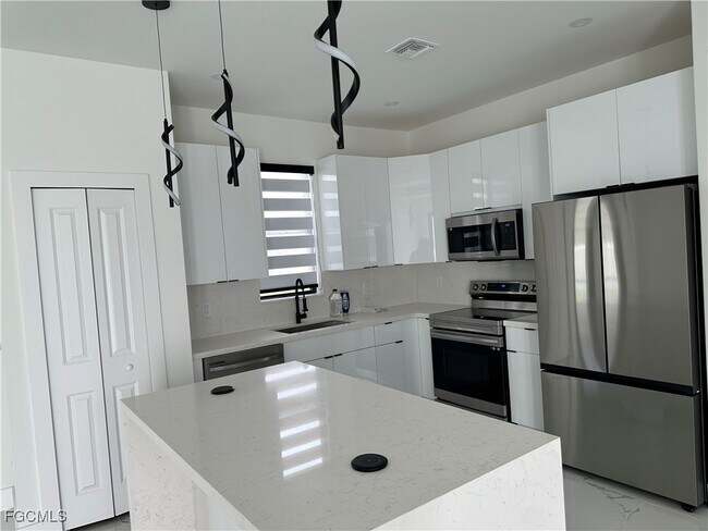 Photo - 1825 NE 20th Terrace