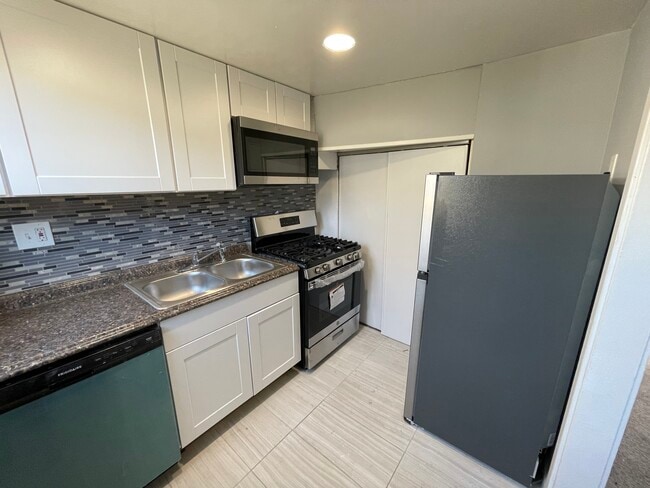 Building Photo - 2814 Keating St Unit 163