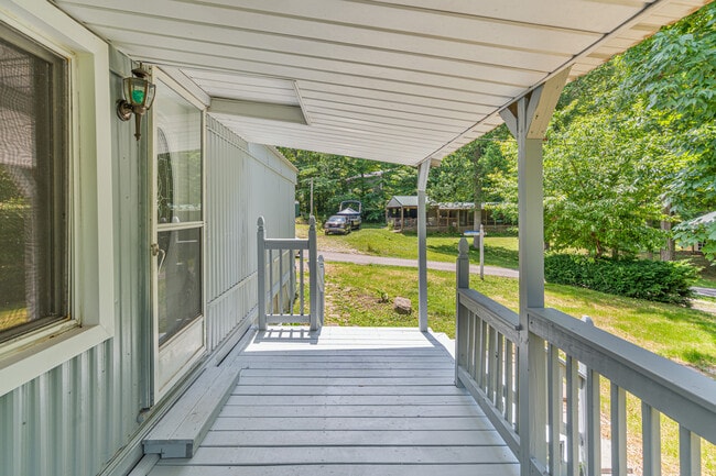 Photo - 220 Lakeshore Dr