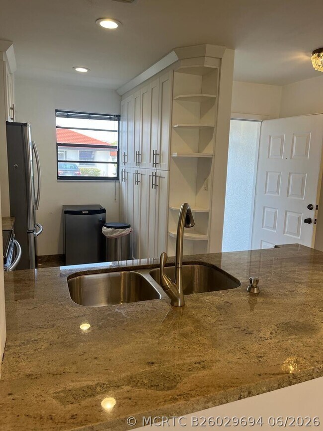283 NW 36th Ave