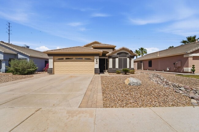Building Photo - Welcome to this well-maintained 3-bedroom, 2-bath home in Gilbert, AZ!