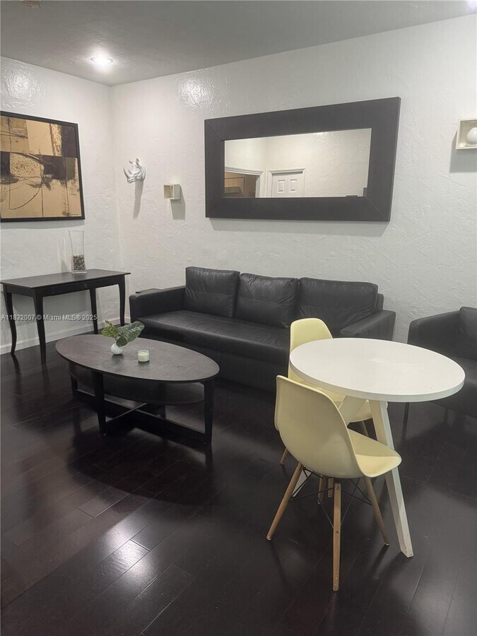 Photo - 349 Meridian Ave Unidad B105 Rental