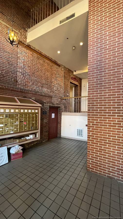 Building Photo - 59 Washington St Unit 3 Rental