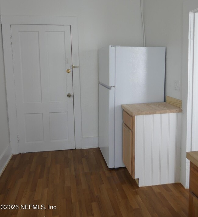 Photo - 209 S 4th St