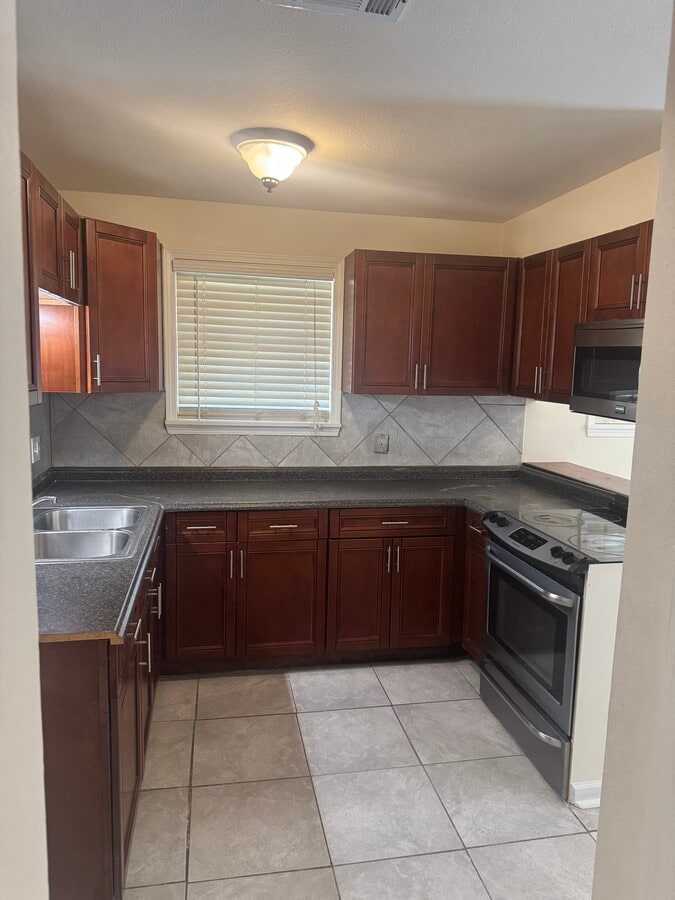 Photo - 5246 Bryant Dr