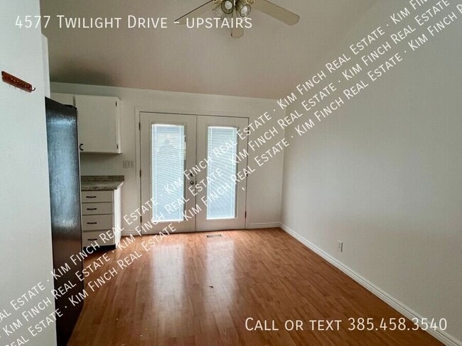 Photo - 4577 Twilight Dr Unit upstairs