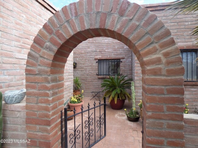 5300 N Montezuma Trail