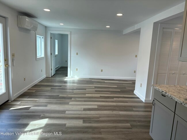 Photo - 18 Market St