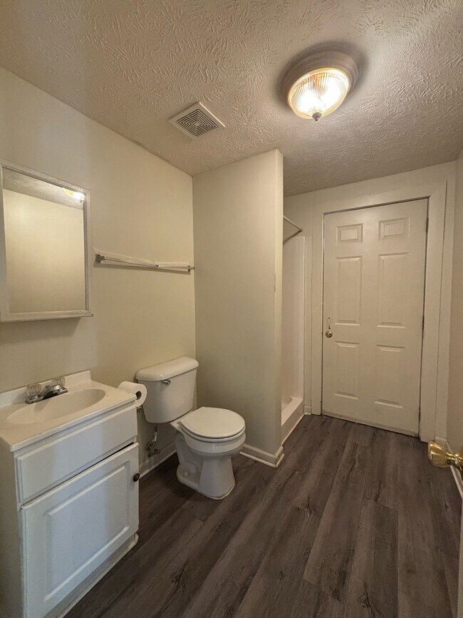 Photo - 206 Grady St