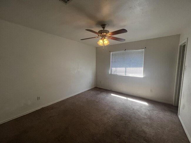 Photo - 127 Cedargrove