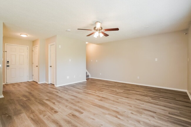 Photo - 6333 Saybrooke Dr