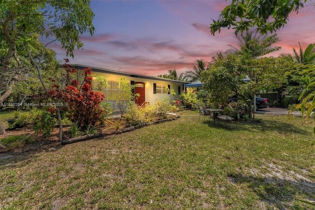 Building Photo - 3950 SW 53rd Ave Rental