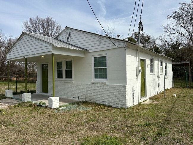 Photo - One Month's Free Rent! Charming 3 bedroom home available!  | Section 8 Accepted! |