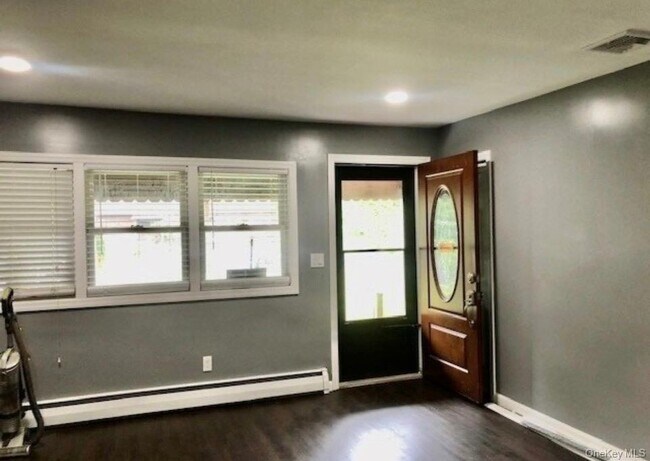 Photo - 1099 Nugent Ave