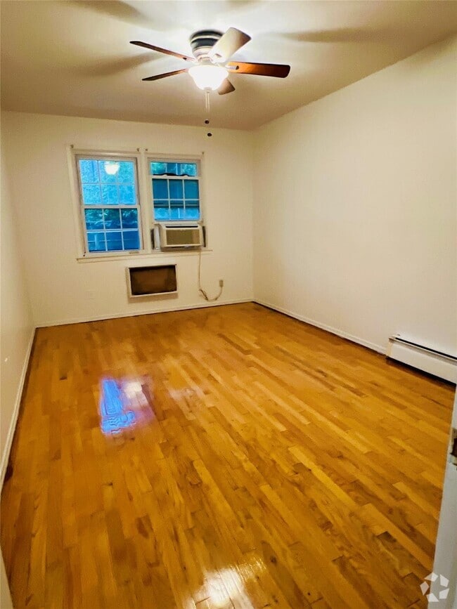 Building Photo - 240- 10 68th Ave Unit 1 Rental