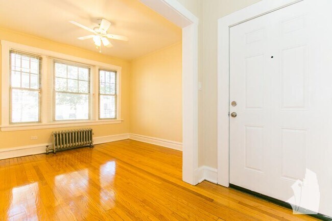 Photo - 2 bedroom in Chicago IL 60613