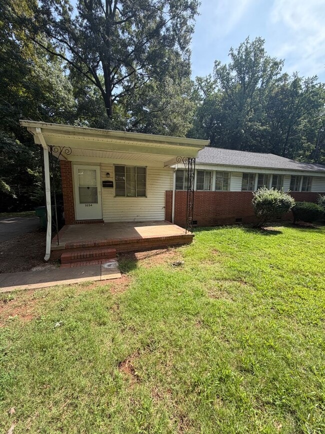 Building Photo - 3234 Marlborough Rd