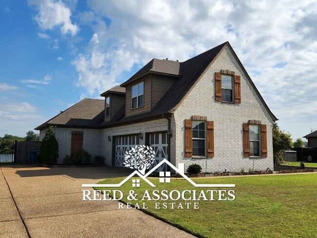 Photo - 4 Bedroom Arlington Home with a Lakeside Lot