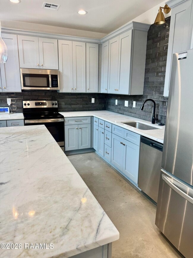 Photo - 512 Highland Oaks Ln