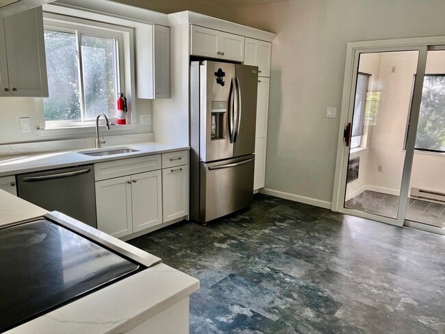 Building Photo - 10 Bromfield Rd Unit 2 Rental
